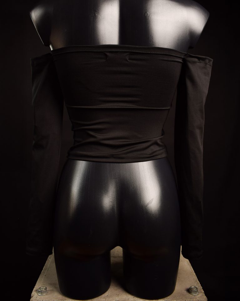 Top Emme: Laced Front Long Sleeve Crop Top